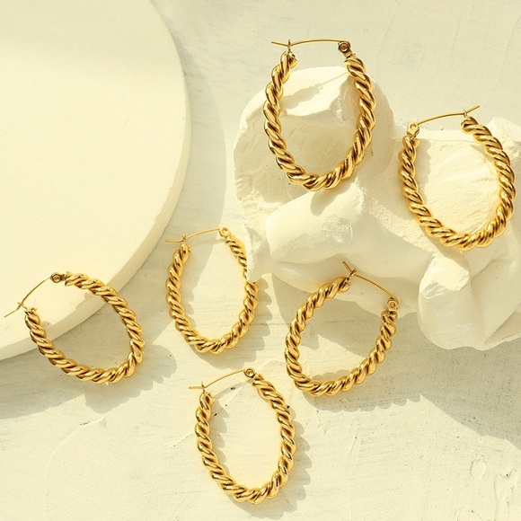 NEW💎18K Gold Plated Twisted Hoop Earrings* - Picture 4 of 7